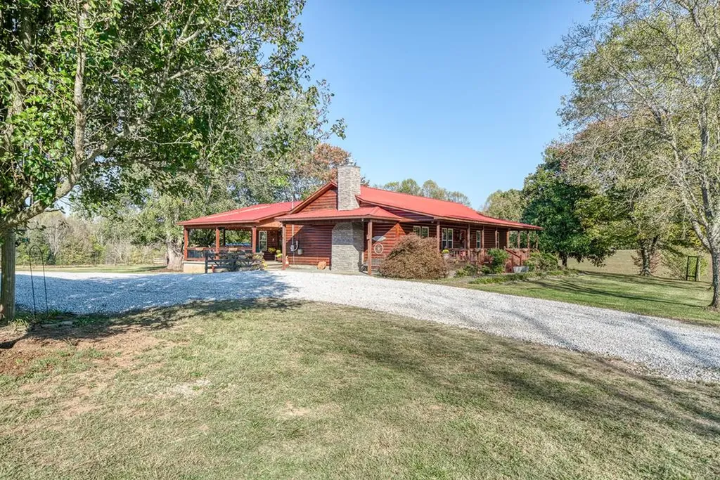 512 Frank Massa Road Sparta TN 38583