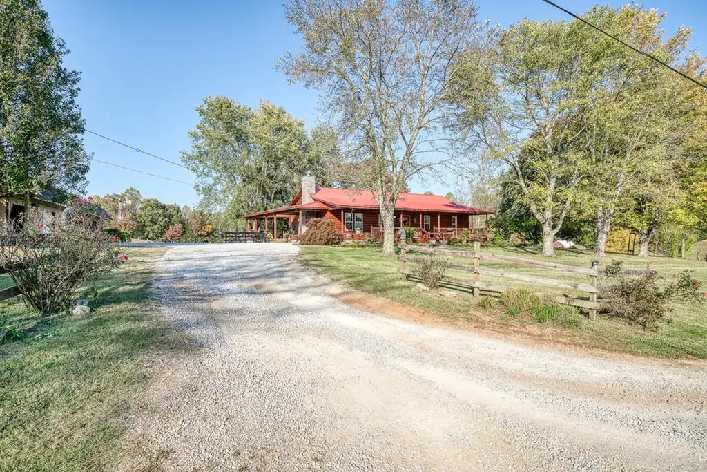 512 Frank Massa Road Sparta TN 38583