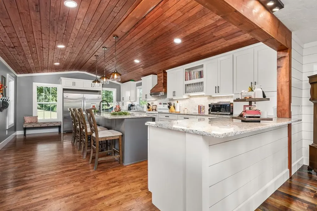 512 Frank Massa Road Sparta TN 38583