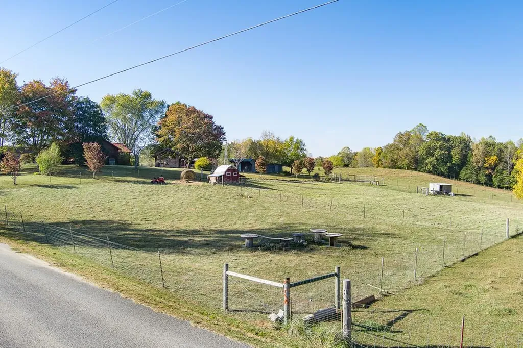 512 Frank Massa Road Sparta TN 38583