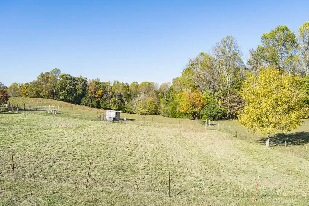 512 Frank Massa Road Sparta TN 38583