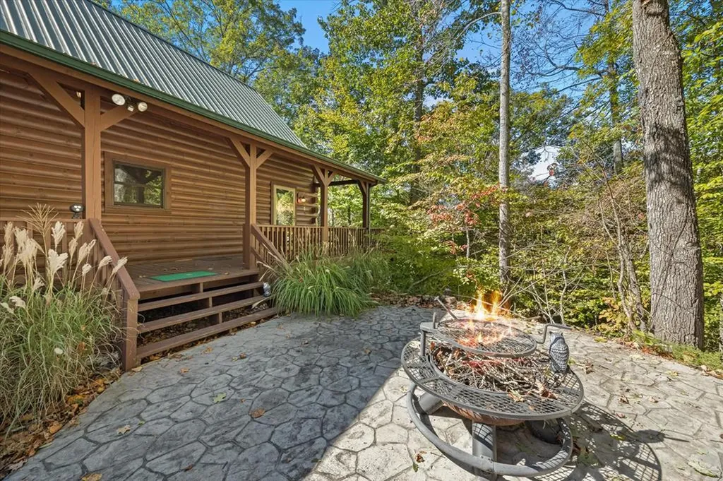 2321 Red Oak Ridge Road Celina TN 38551