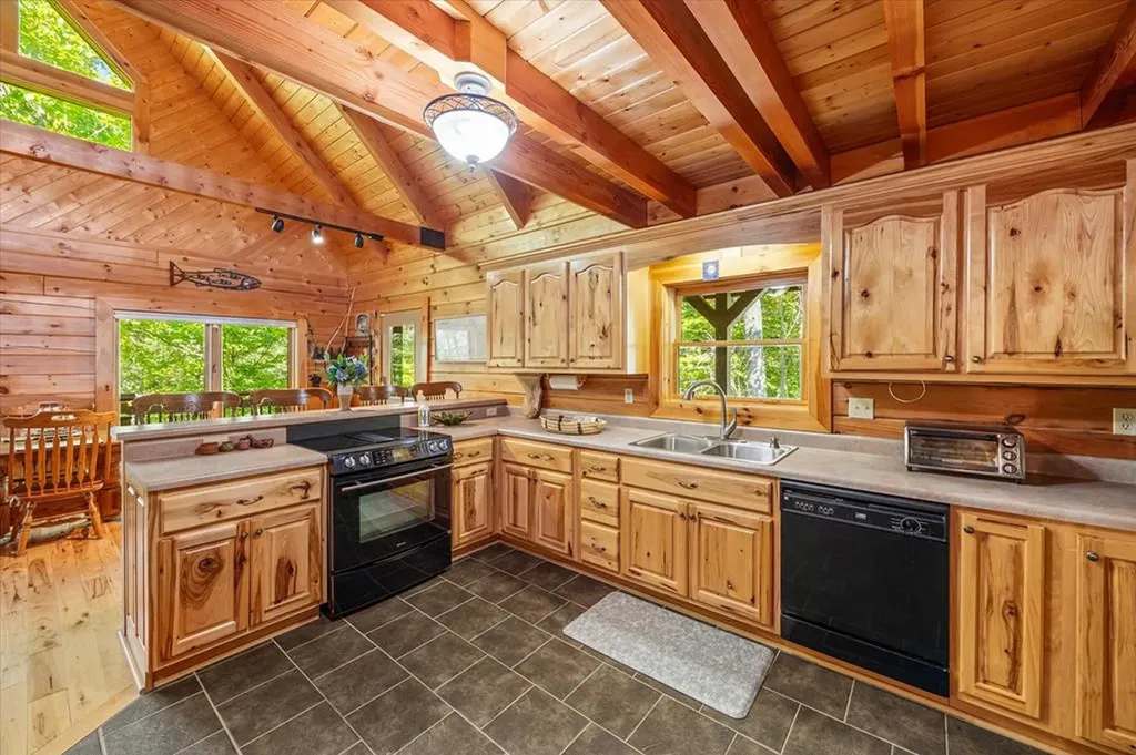 2321 Red Oak Ridge Road Celina TN 38551