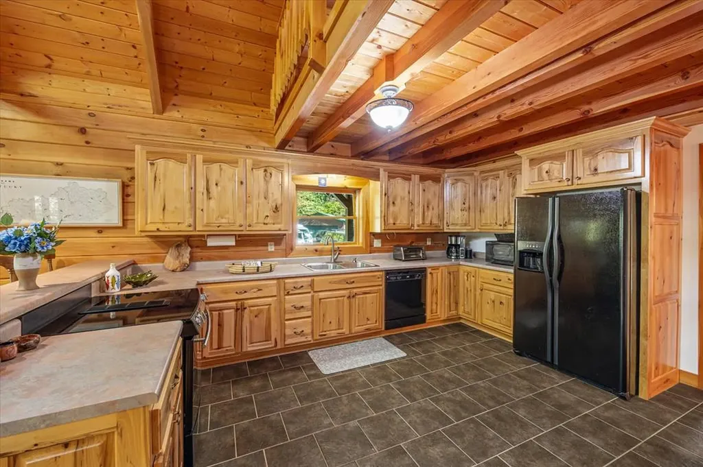 2321 Red Oak Ridge Road Celina TN 38551