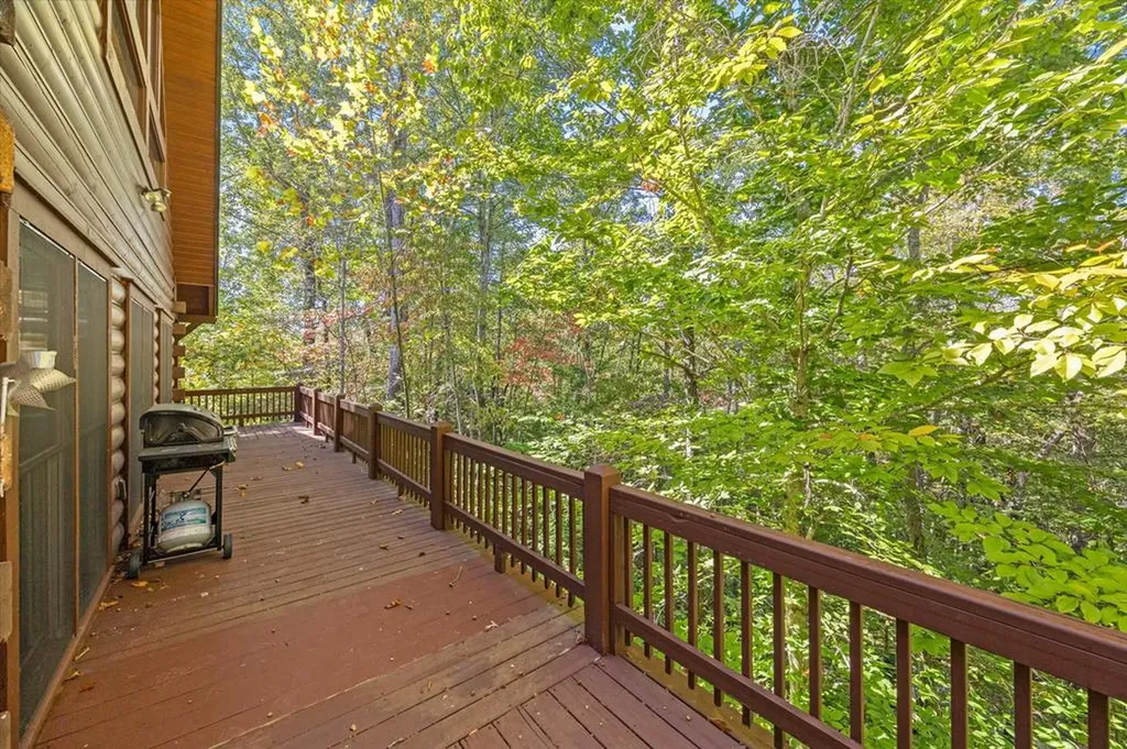 2321 Red Oak Ridge Road Celina TN 38551