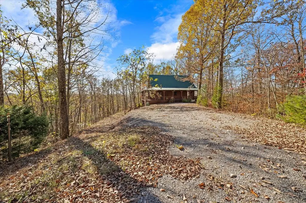 2321 Red Oak Ridge Road Celina TN 38551