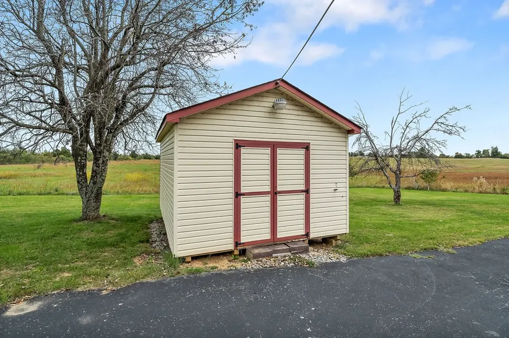 763 Oakley Allons Road Allons TN 38541