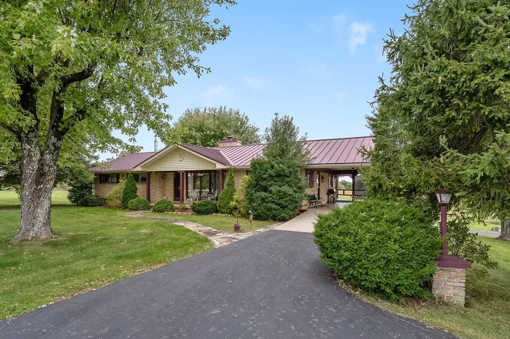 763 Oakley Allons Road Allons TN 38541