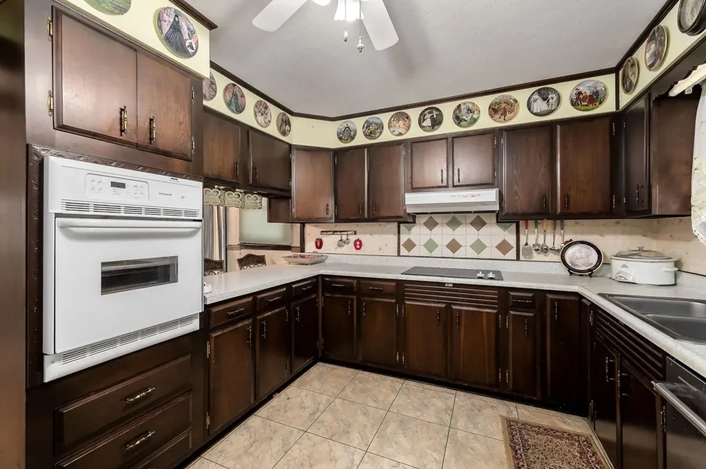 763 Oakley Allons Road Allons TN 38541