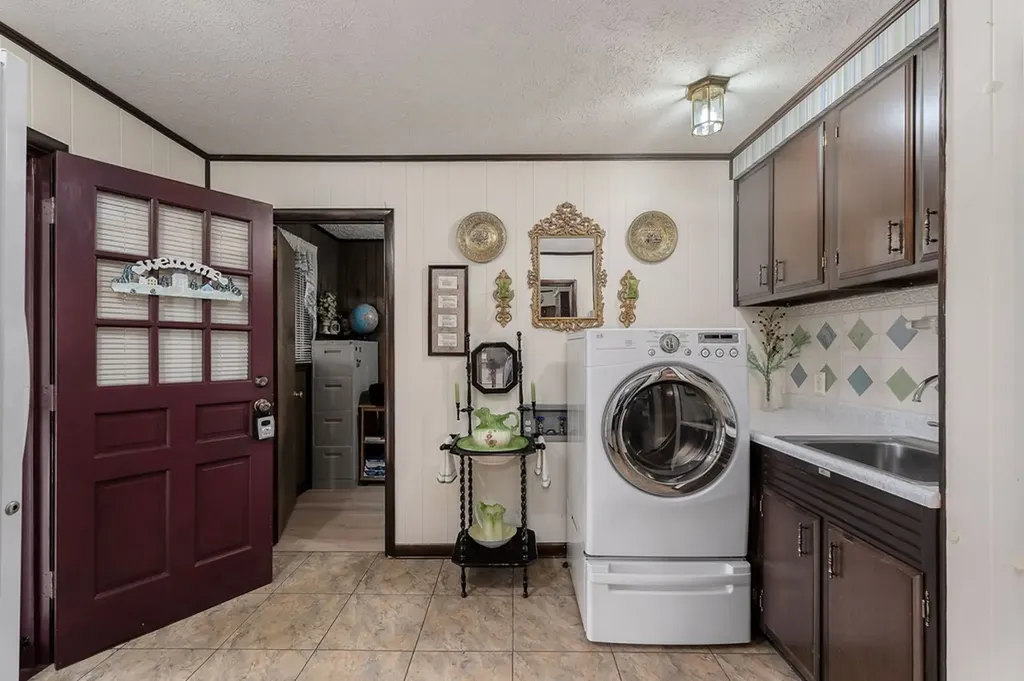 763 Oakley Allons Road Allons TN 38541