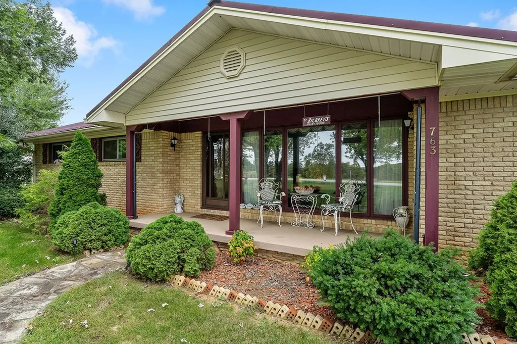 763 Oakley Allons Road Allons TN 38541