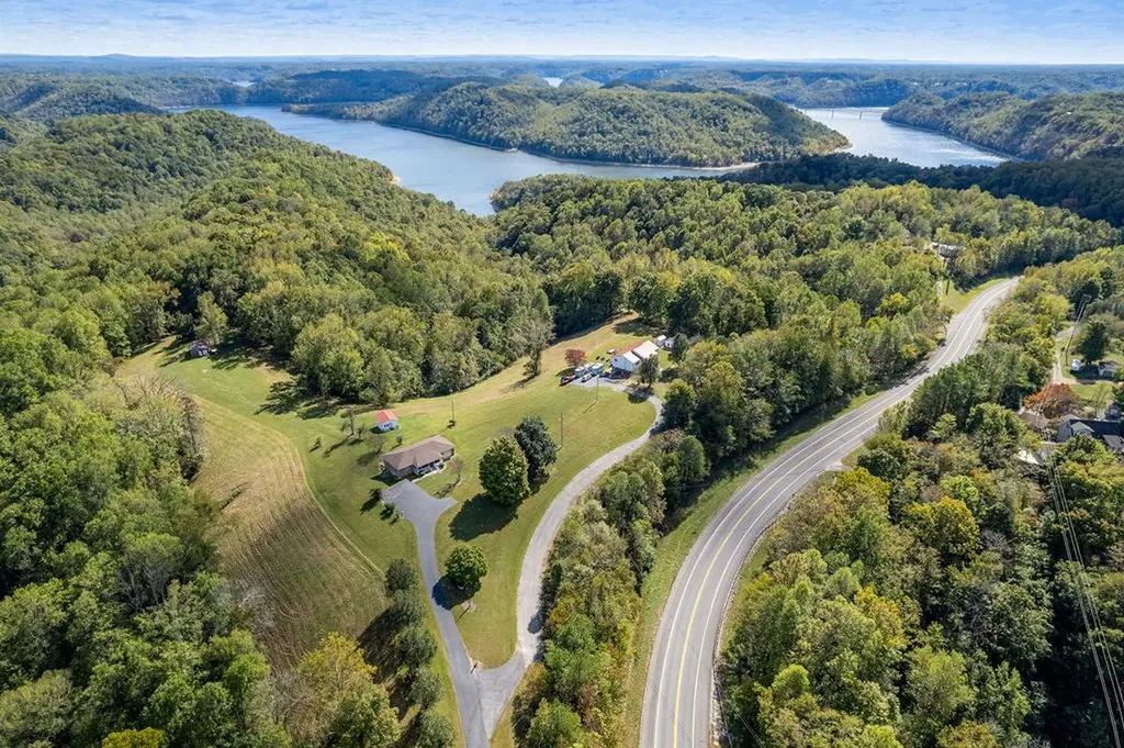00 Smithville Highway Silver Point TN 38582