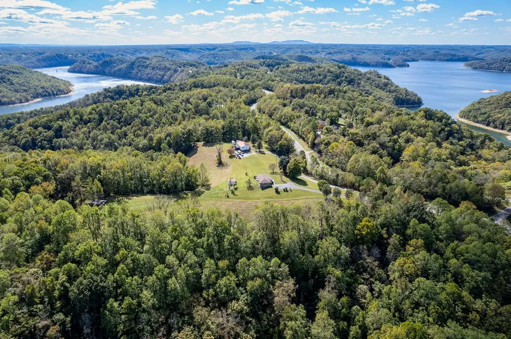 00 Smithville Highway Silver Point TN 38582