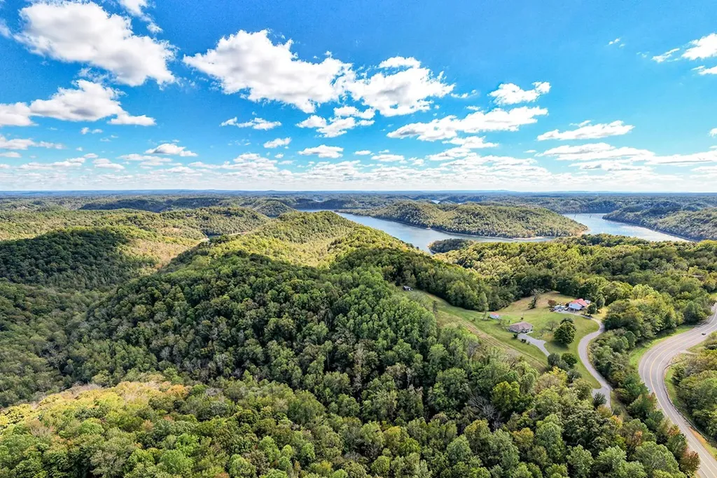 00 Smithville Highway Silver Point TN 38582
