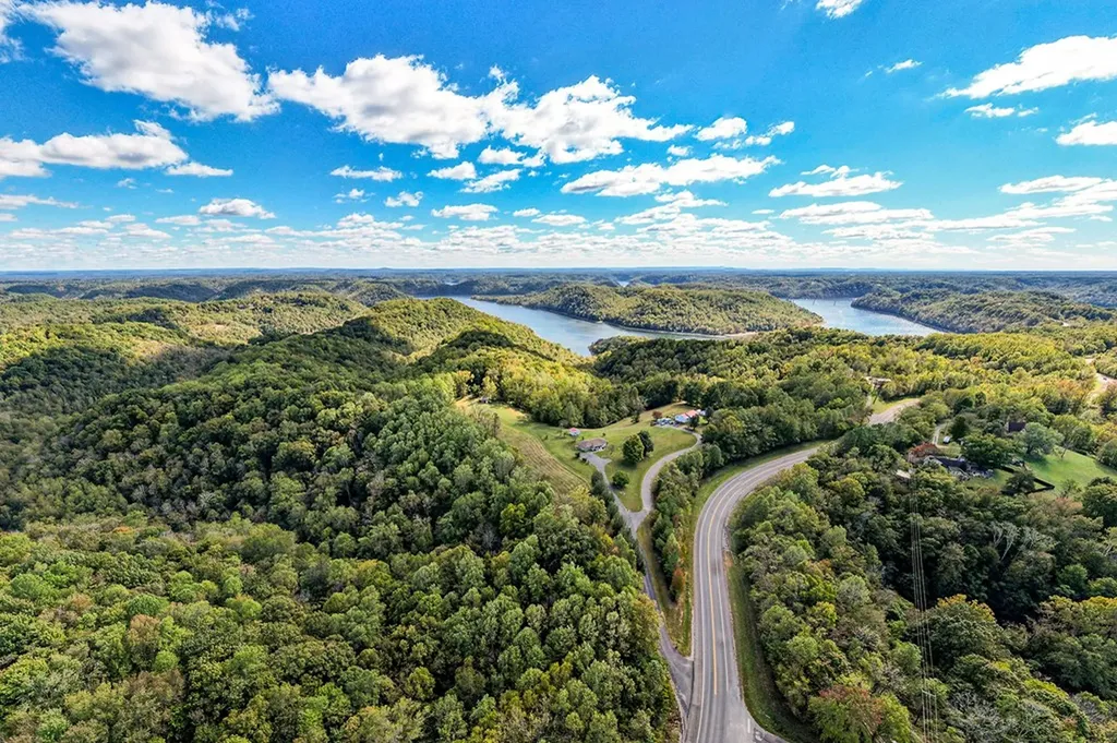 00 Smithville Highway Silver Point TN 38582