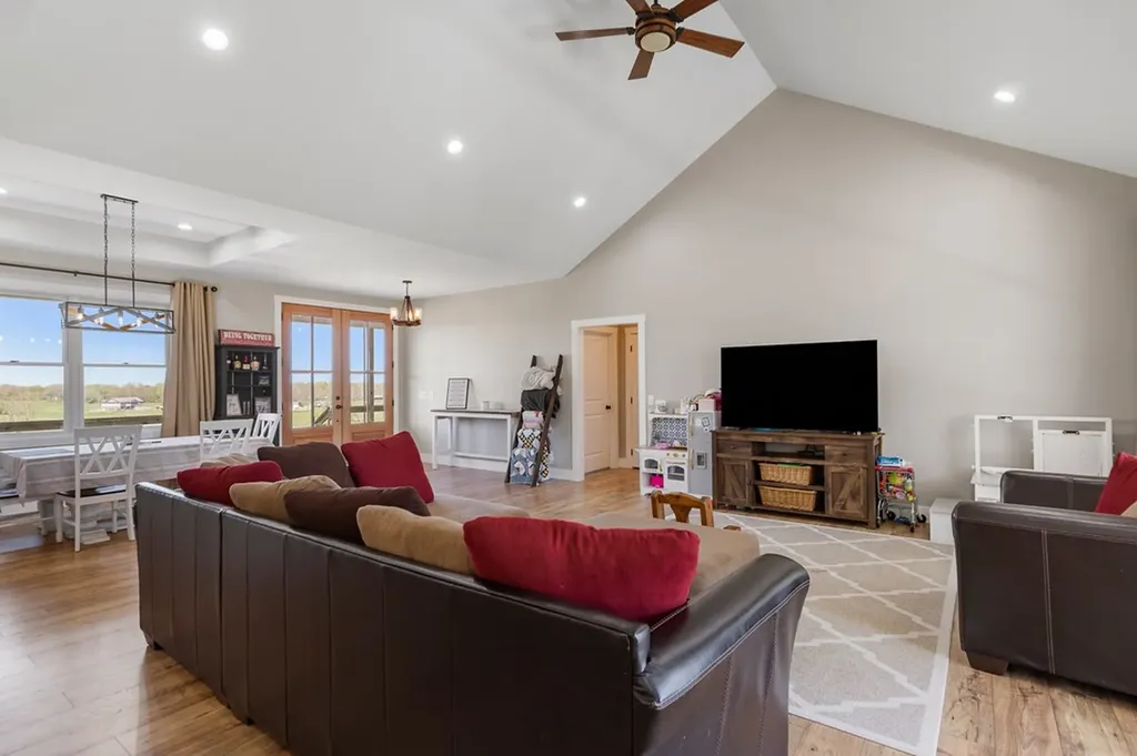 152 Lou Lane Cookeville TN 38506