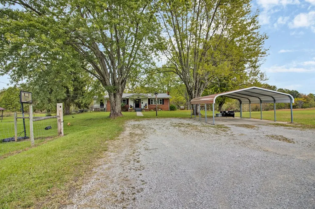 4093 Flynns Cove Road Crossville TN 38572