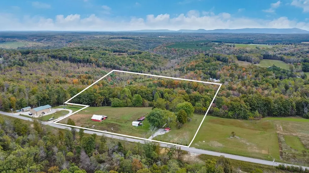 4093 Flynns Cove Road Crossville TN 38572