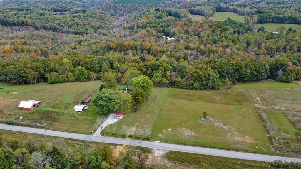 4093 Flynns Cove Road Crossville TN 38572