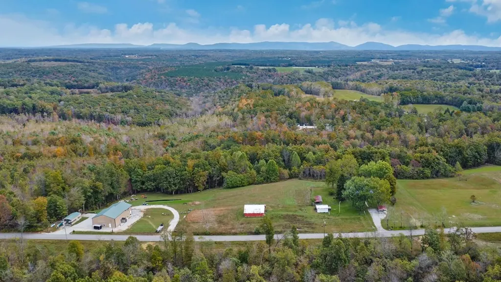 4093 Flynns Cove Road Crossville TN 38572