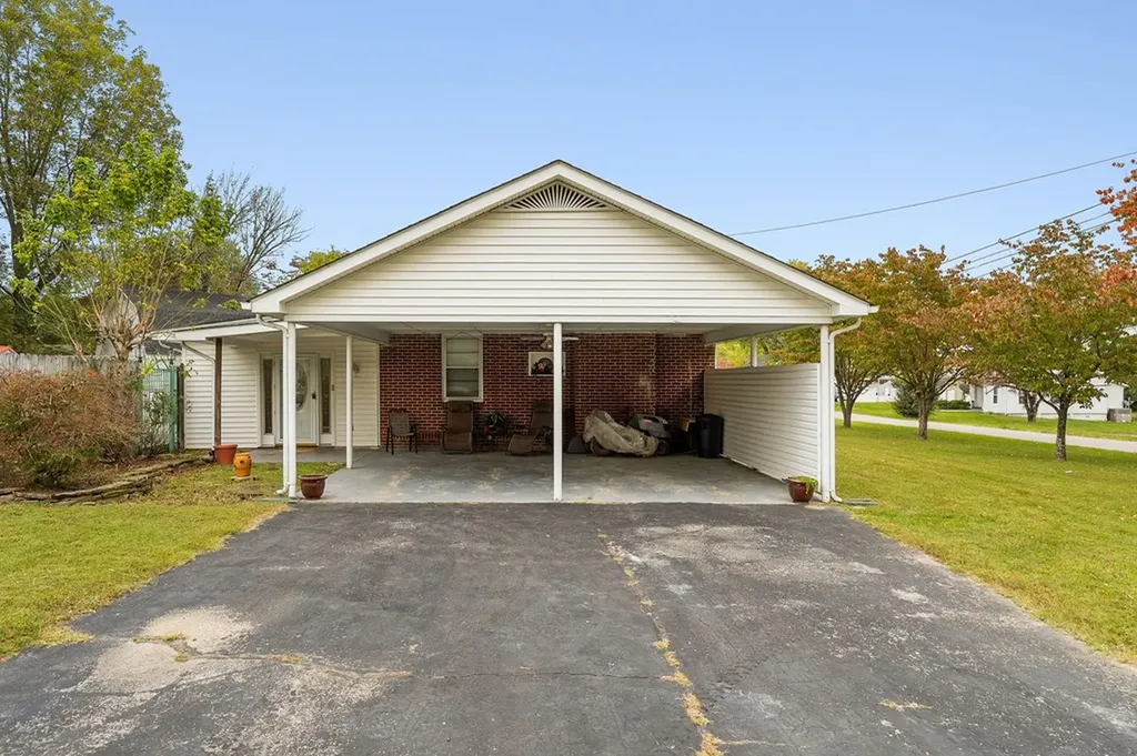 222 Spurrier Livingston TN 38570