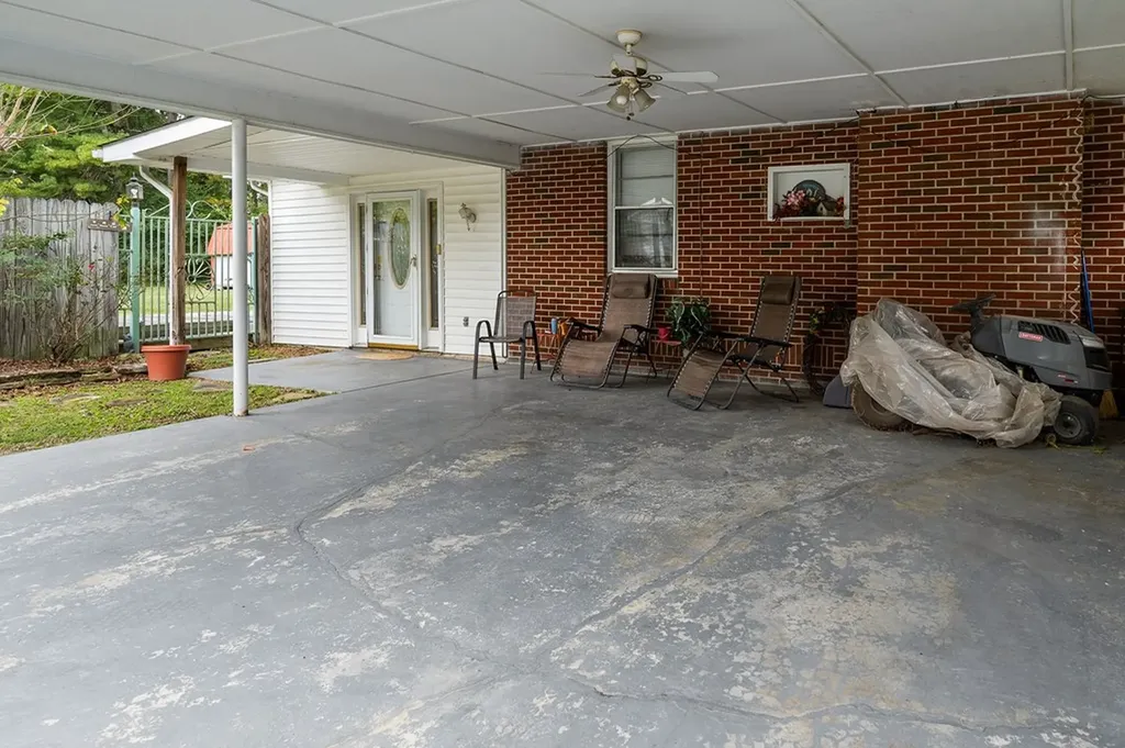 222 Spurrier Livingston TN 38570