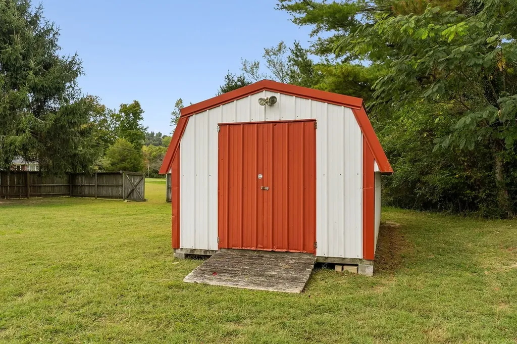 222 Spurrier Livingston TN 38570