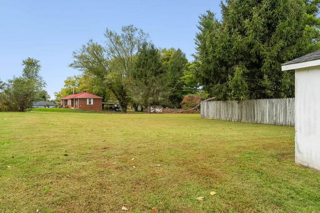 222 Spurrier Livingston TN 38570