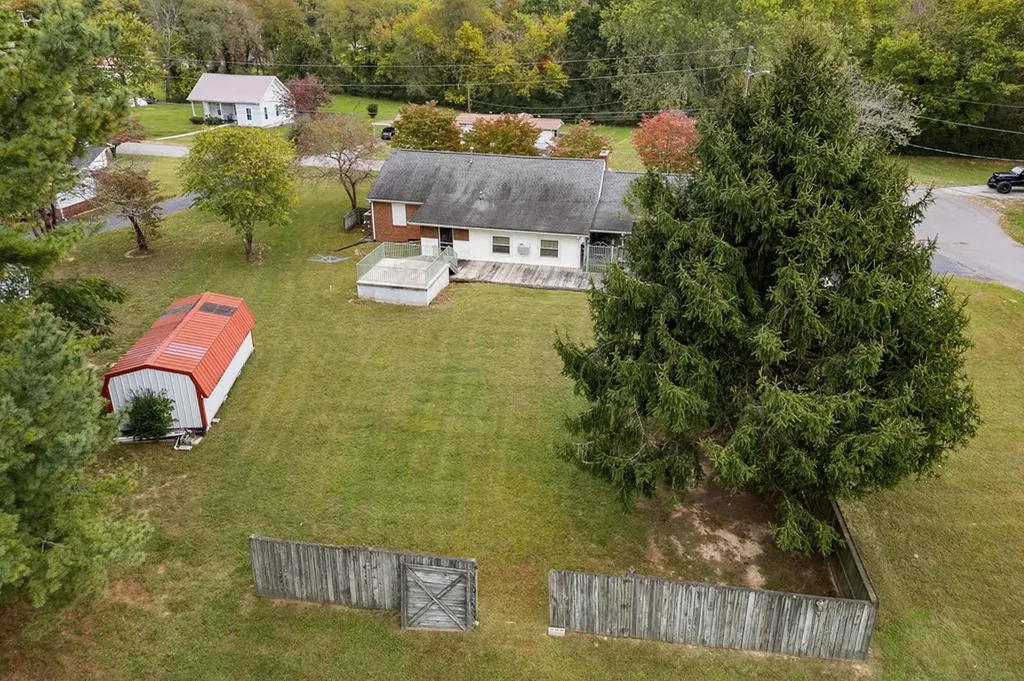 222 Spurrier Livingston TN 38570