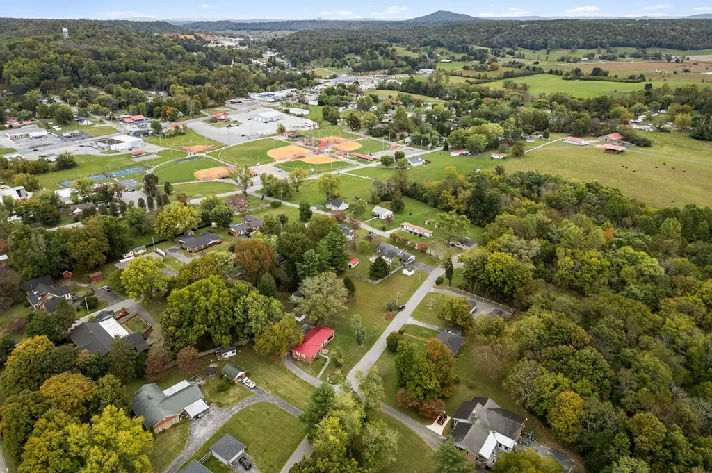 222 Spurrier Livingston TN 38570