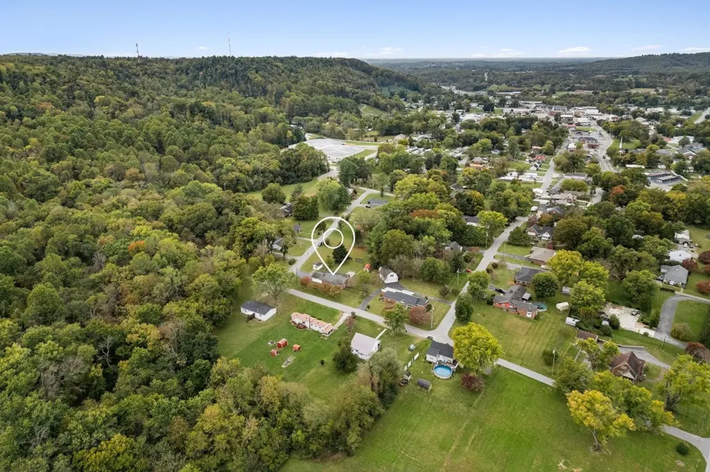 222 Spurrier Livingston TN 38570