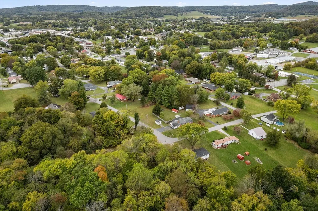 222 Spurrier Livingston TN 38570