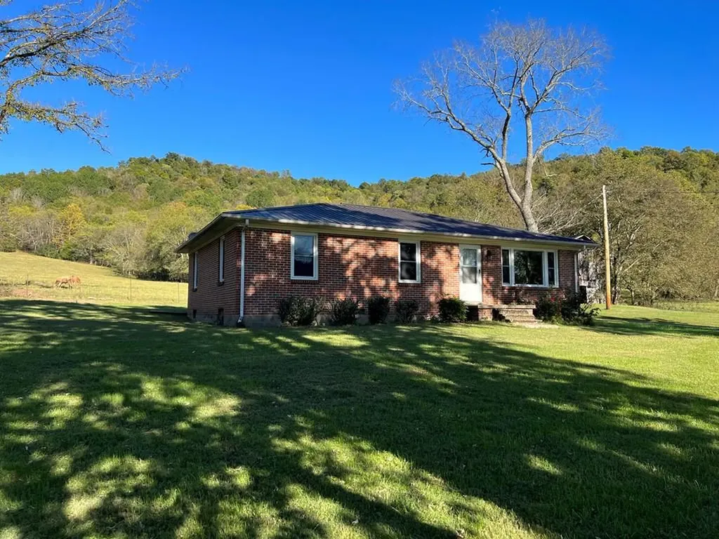 430 Wartrace Highway Pleasant Shade TN 37145