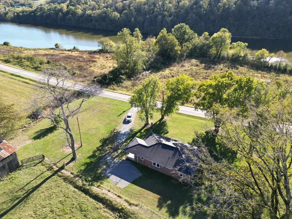 430 Wartrace Highway Pleasant Shade TN 37145