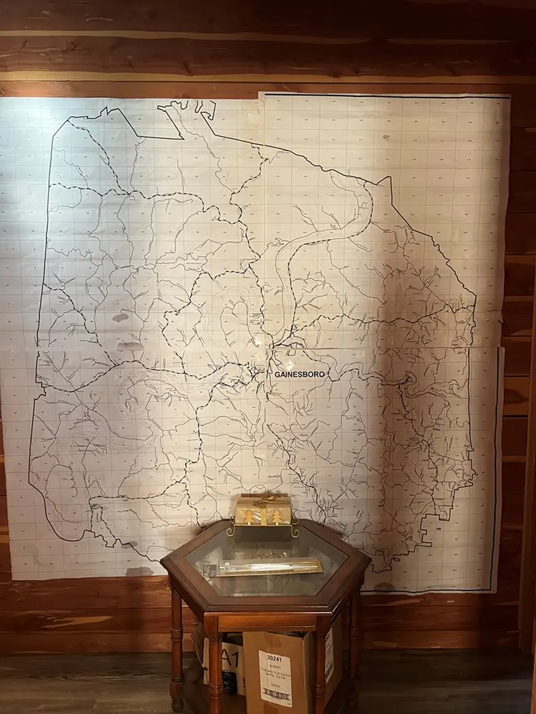 436 N Murray Street Gainesboro TN 38562