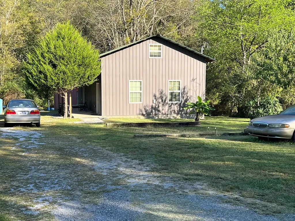 436 N Murray Street Gainesboro TN 38562