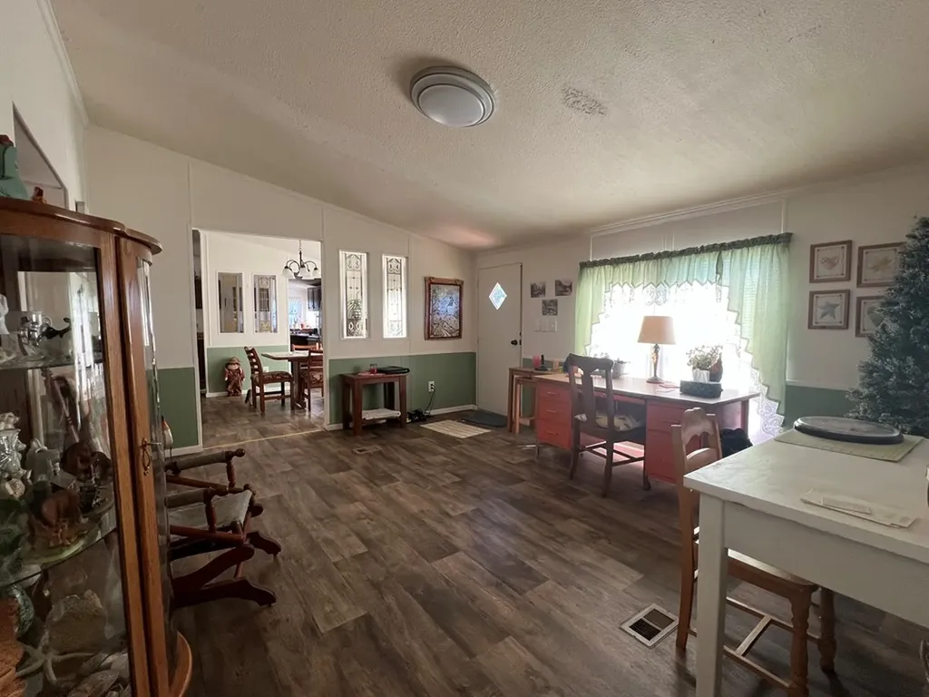 28563 State Route 30 Pikeville TN 37367