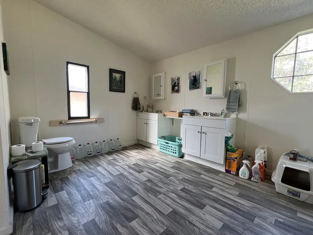 28563 State Route 30 Pikeville TN 37367