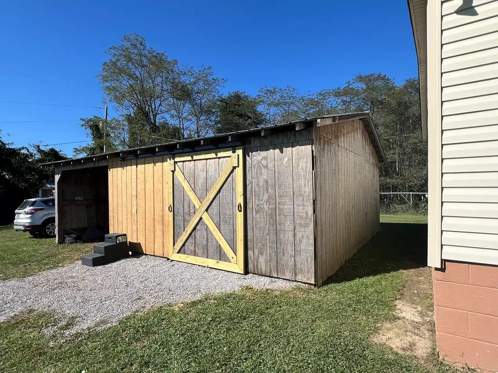 28563 State Route 30 Pikeville TN 37367