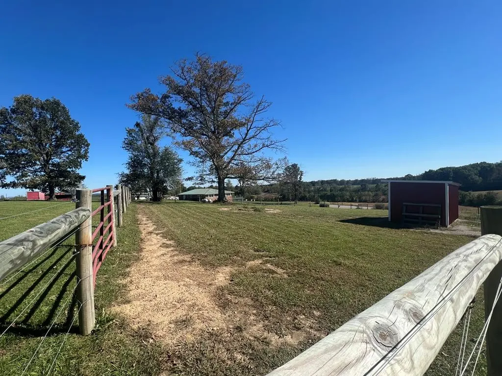 28563 State Route 30 Pikeville TN 37367