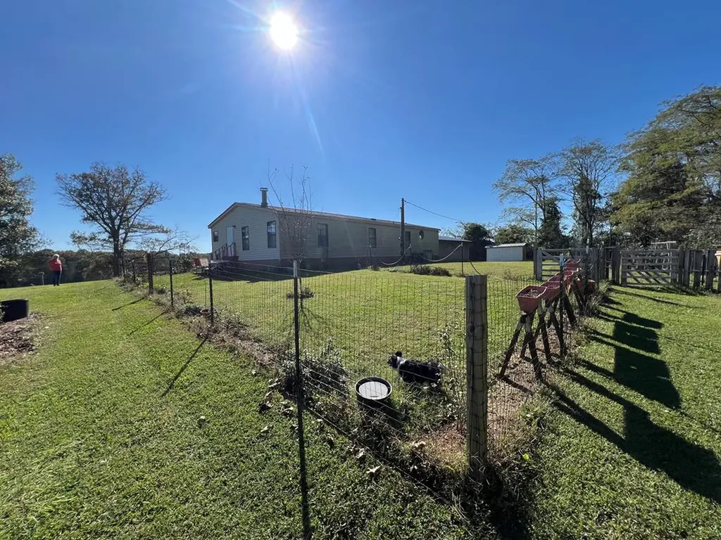 28563 State Route 30 Pikeville TN 37367