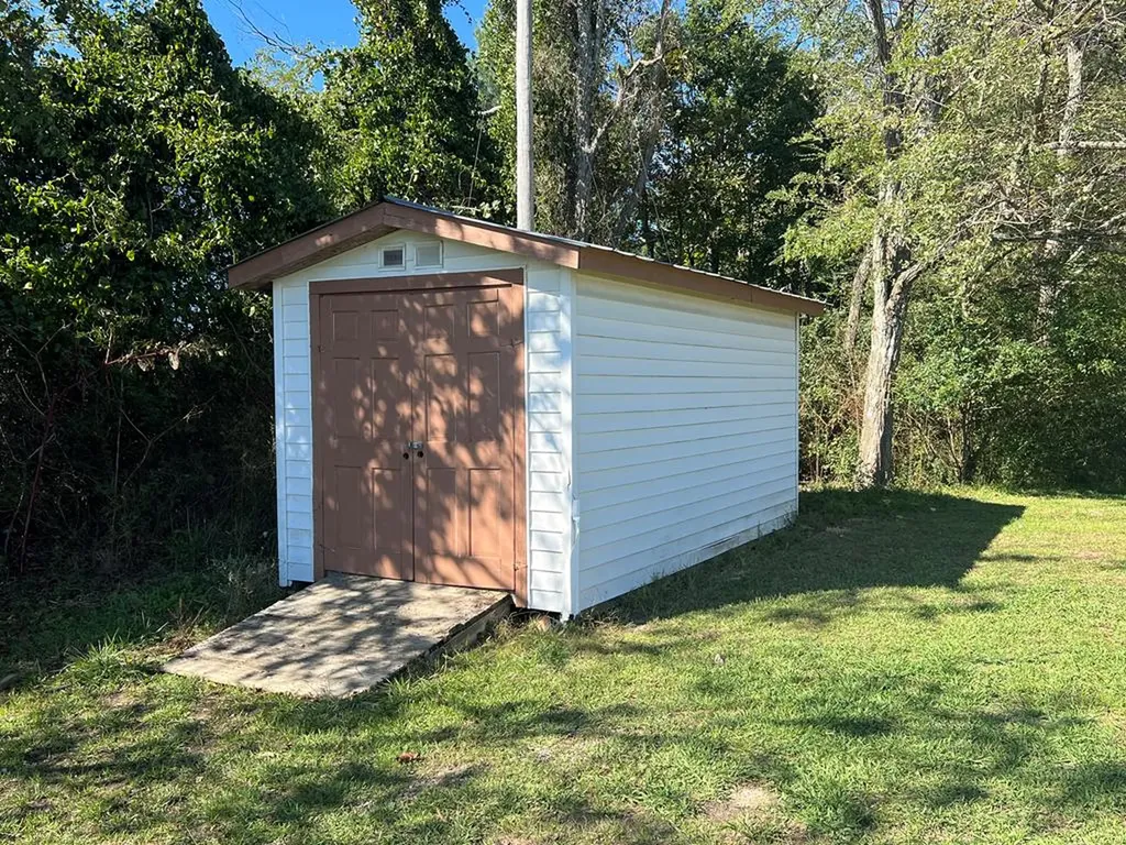 28563 State Route 30 Pikeville TN 37367