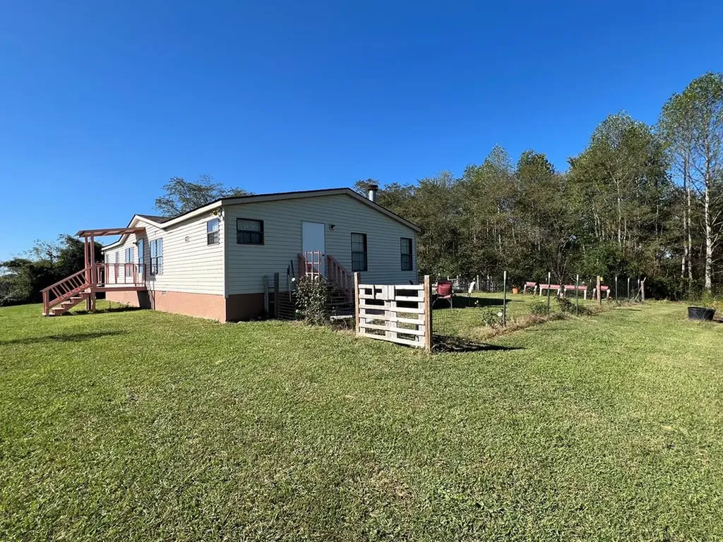 28563 State Route 30 Pikeville TN 37367