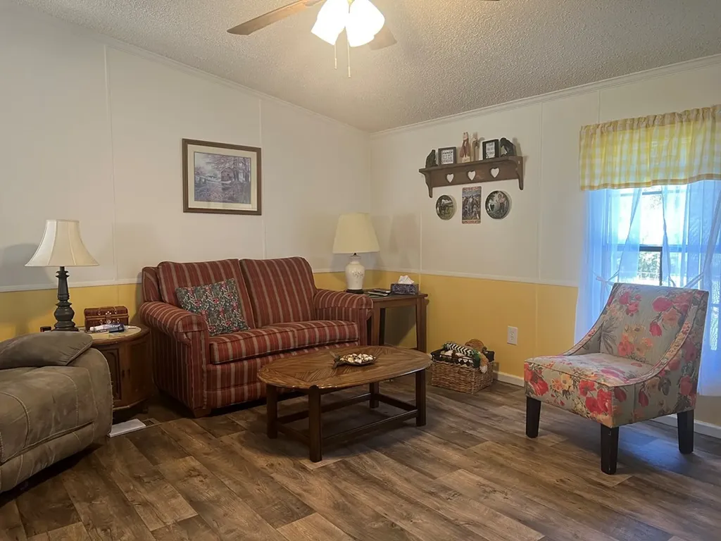 28563 State Route 30 Pikeville TN 37367