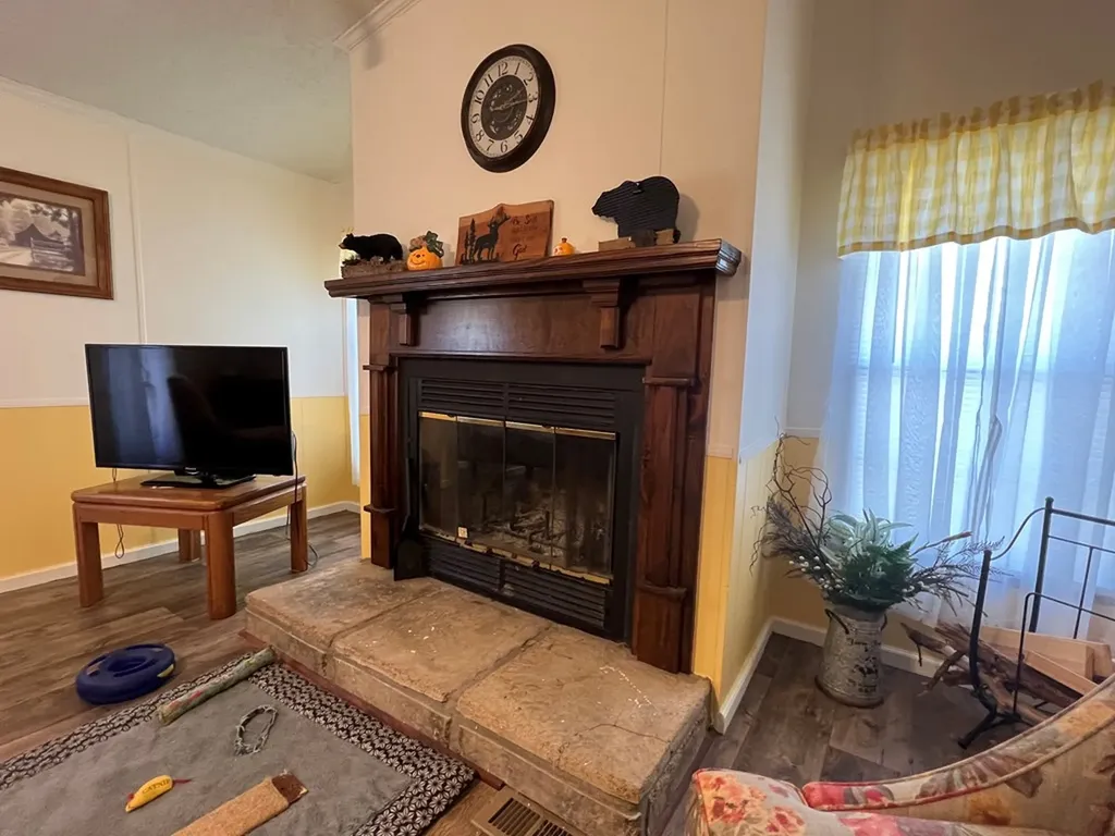 28563 State Route 30 Pikeville TN 37367