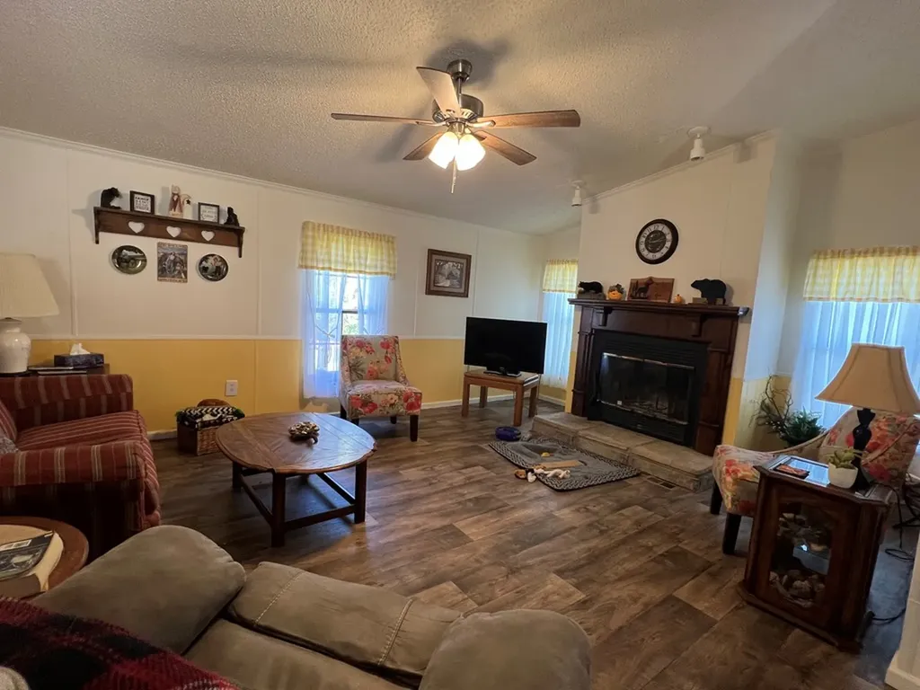 28563 State Route 30 Pikeville TN 37367