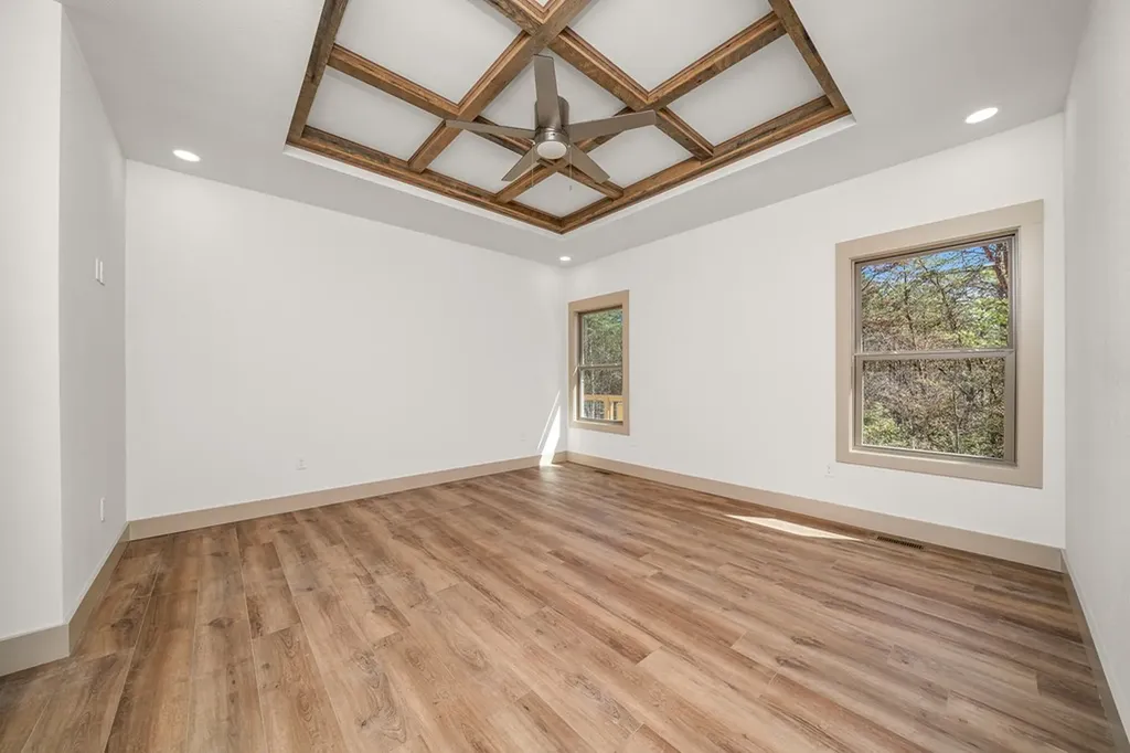 9106 Hebbertsburg Road Crab Orchard TN 37723