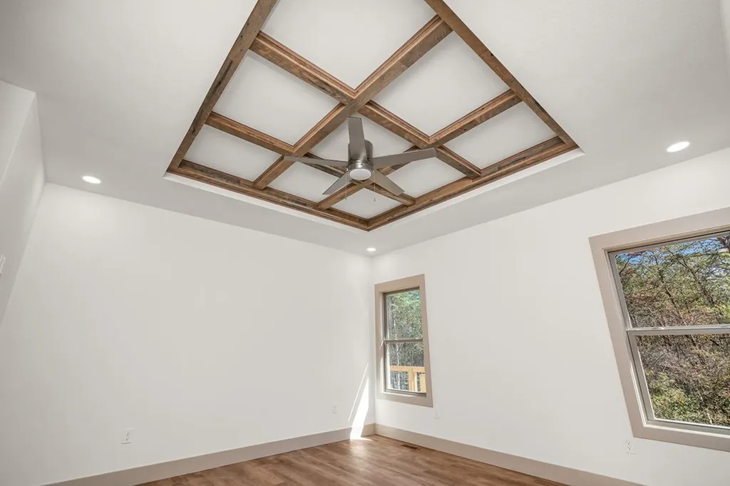 9106 Hebbertsburg Road Crab Orchard TN 37723