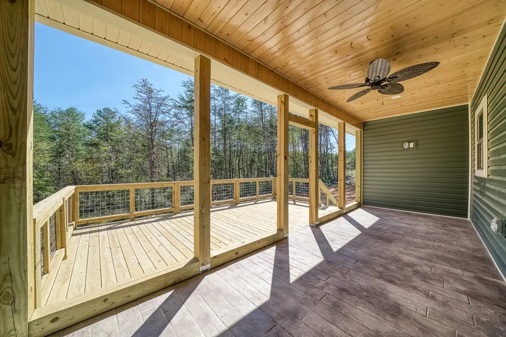 9106 Hebbertsburg Road Crab Orchard TN 37723