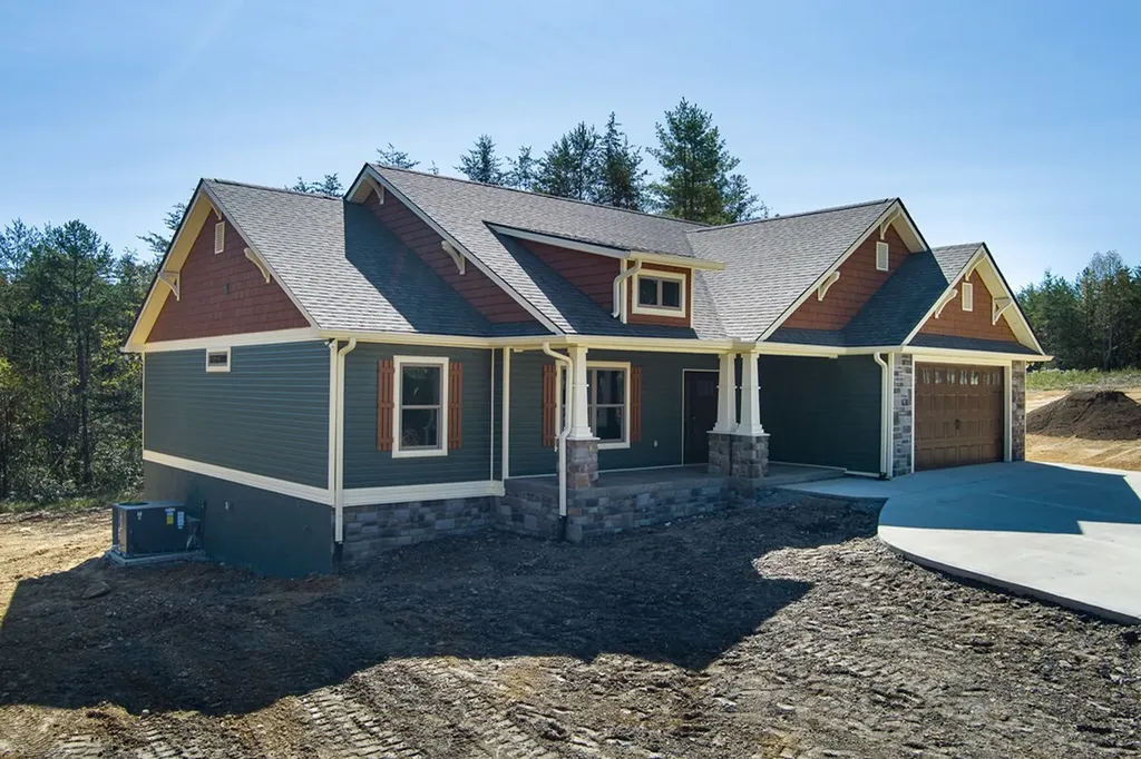 9106 Hebbertsburg Road Crab Orchard TN 37723